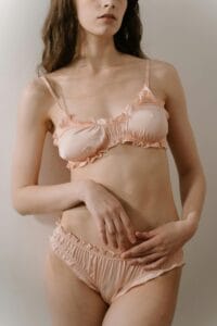 lizanje sestrine picke