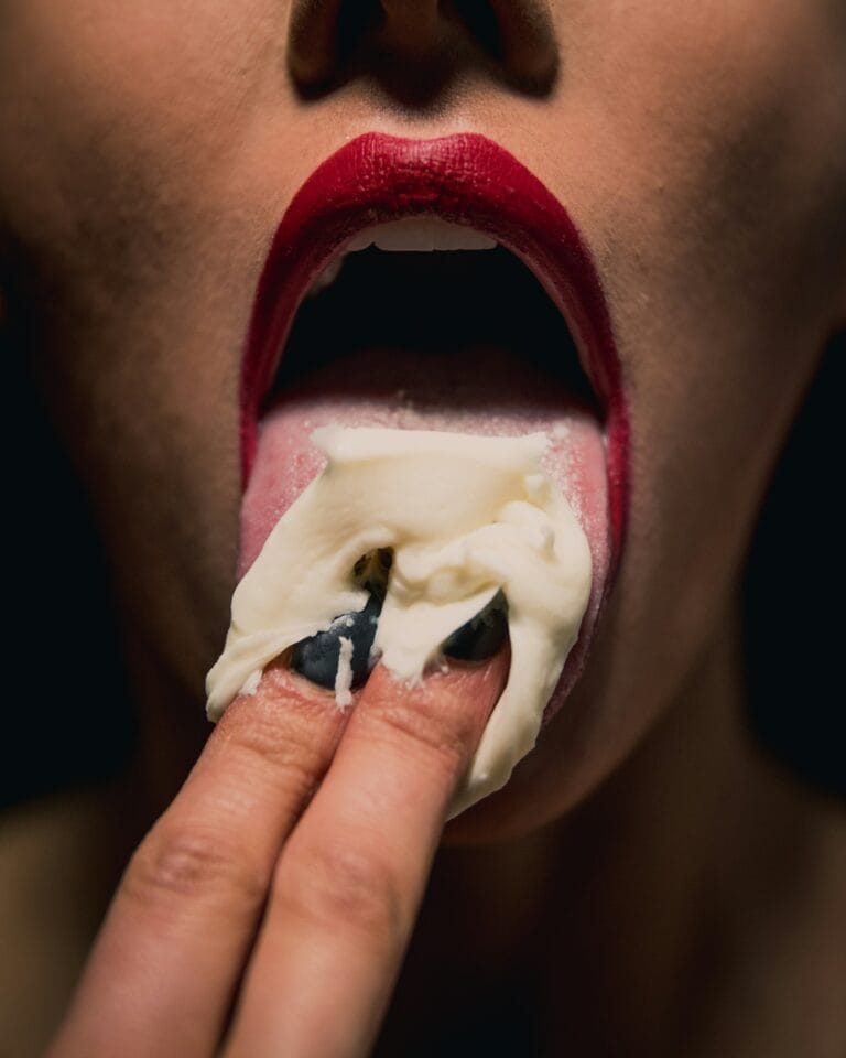 Mama voli da gleda 3. deo – Incestna ljubav