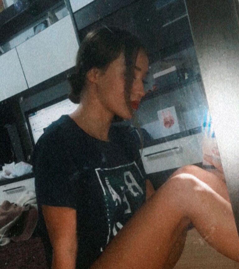 Veoma popularna i atraktivna devojka